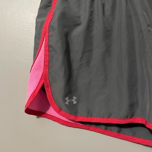 Under Armour shorts size S - Picture 4 of 4